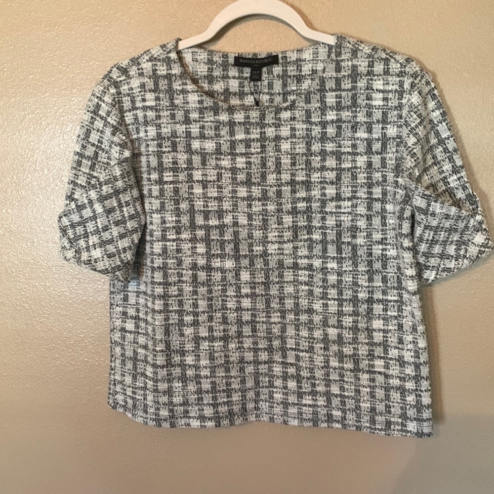 Banana Republic Factory Grey and White Textured Tweed Short Sleeve Top